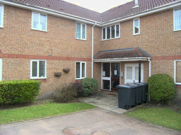 2 Bedroom Flat To Rent In Thistle Close, Thetford, Norfolk, IP24