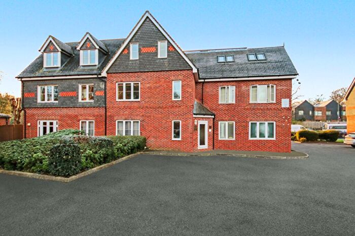2 Bedroom Apartment For Sale In Craigbank Court, Fareham, PO14