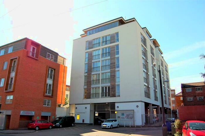 1 Bedroom Flat To Rent In West Terrace, Castle Quay, MK40