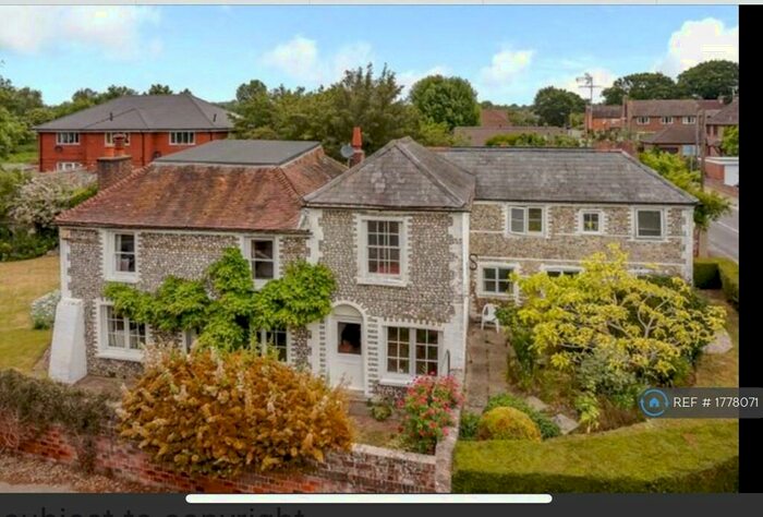 Studio To Rent In Studio, Chichester, PO19