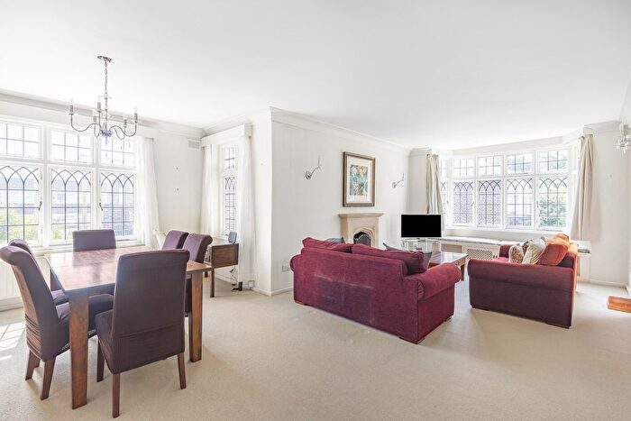 2 Bedroom Flat For Sale In Ullswater, London, SW15