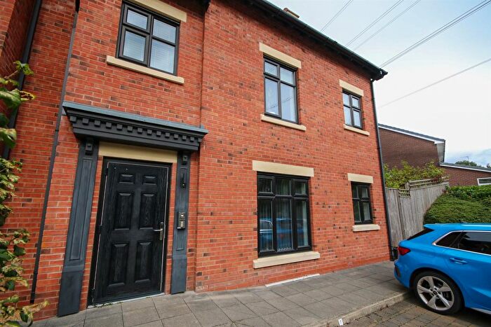 2 Bedroom Flat To Rent In Brindley House, Waters Way, Worsley, M28