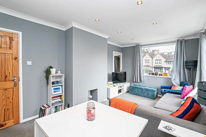 2 Bedroom Apartment For Sale In Palmerston Road, Buckhurst Hill, IG9