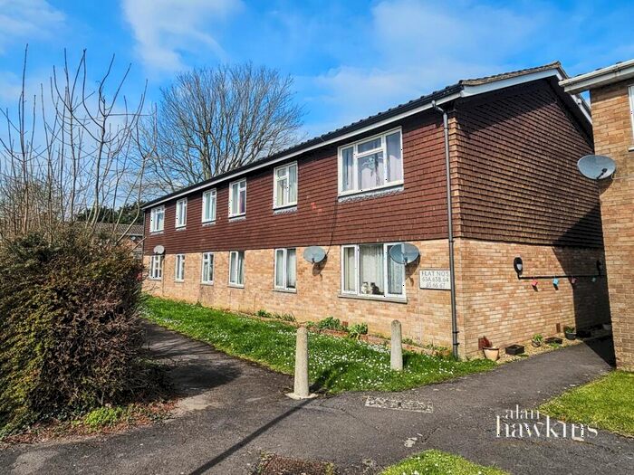 2 Bedroom Flat To Rent In Pound Close, Lyneham, SN15