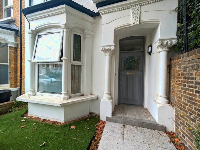 Studio To Rent In Marriott Road, London, N4