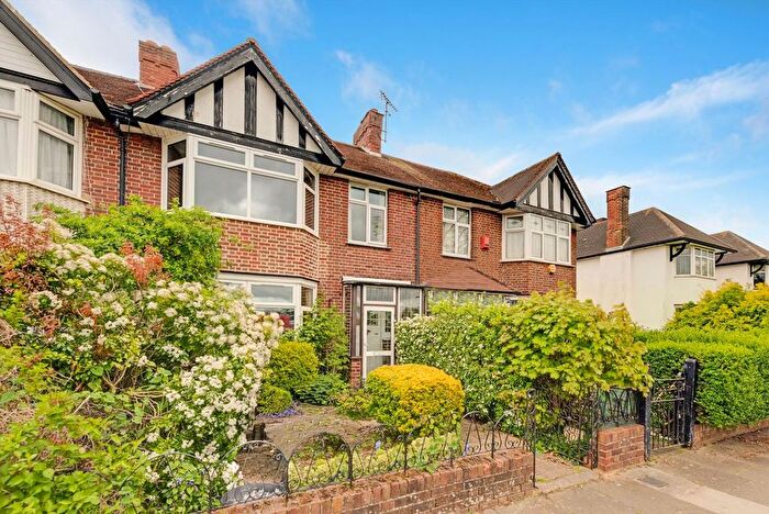 3 Bedroom Property For Sale In Eastfields Road, Acton, W3