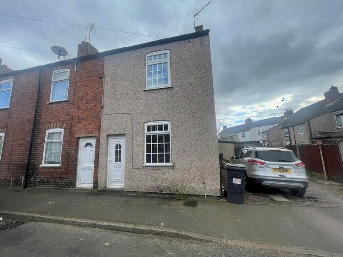 3 Bedroom House To Rent In New Street, Bolsover, S44