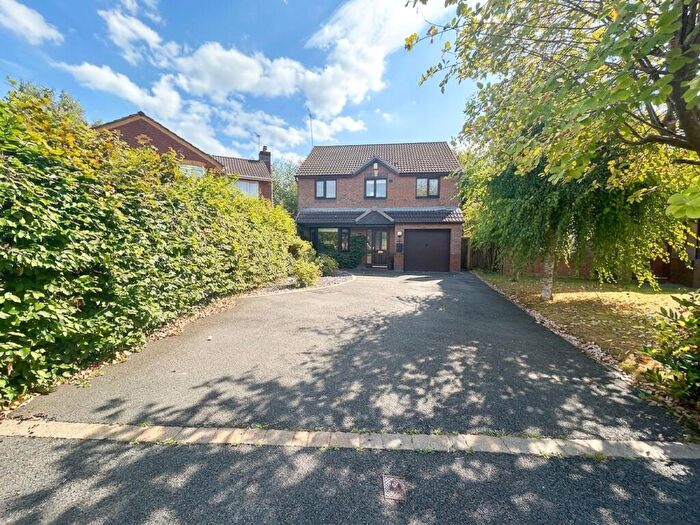 4 Bedroom Detached House For Sale In Chestnut Drive, Holmes Chapel, CW4
