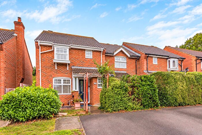 3 Bedroom End Of Terrace House For Sale In Forsythia Close, Denvilles, PO9