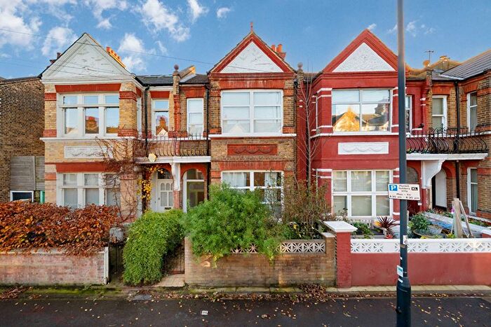 2 Bedroom Flat To Rent In Clifford Gardens, Kensal Rise, NW10