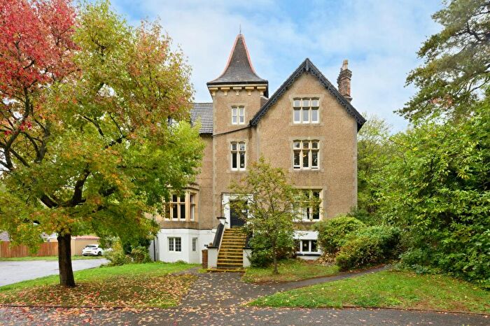 2 Bedroom Apartment To Rent In Raglan Road, Reigate, Surrey, RH2
