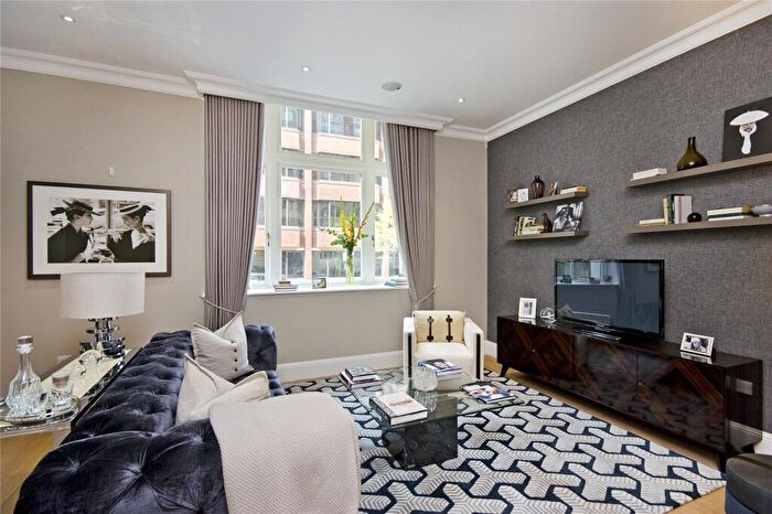 1 Bedroom Flat To Rent In Sterling Mansions, Leman Street, London, E1