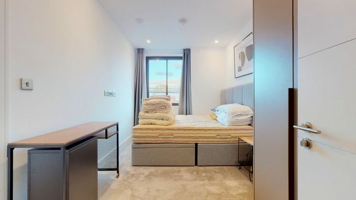 3 Bedroom Flat To Rent In Cremer Street, London, E2