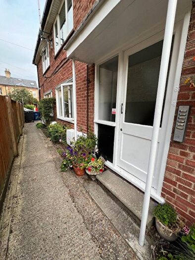 Studio To Rent In Kingfisher Court, Cambridge Qa, CB4