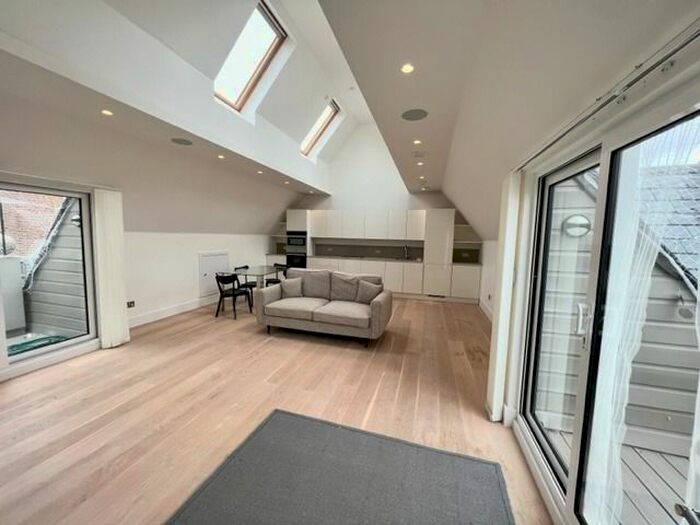 2 Bedroom Flat To Rent In Walpole Court, Ealing Green, London, Greater London, W5