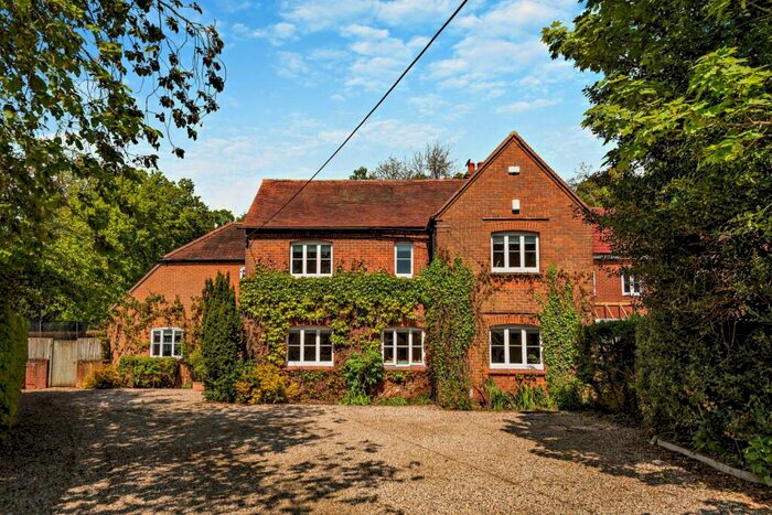 4 Bedroom Detached House For Sale In High Street, Hermitage, Thatcham, Berkshire, RG18