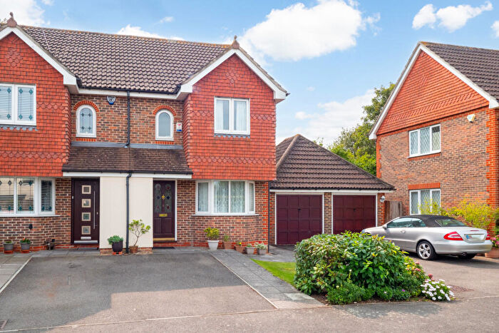 2 Bedroom End Of Terrace House For Sale In Shearwater Road, Cheam, Sutton, SM1