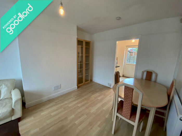 4 Bedroom Semi-Detached House To Rent In Kingsway, Manchester, M20