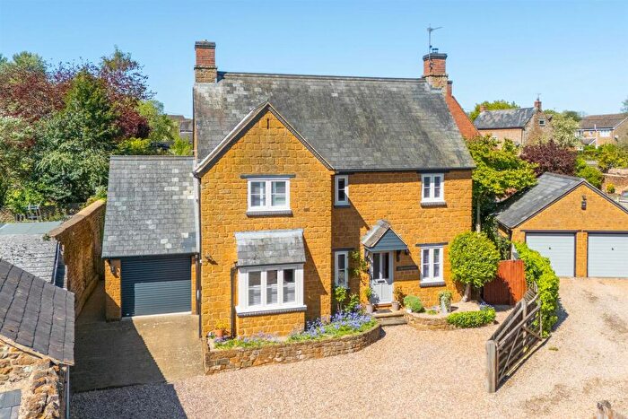 4 Bedroom Detached House For Sale In High Street, Eydon, NN11