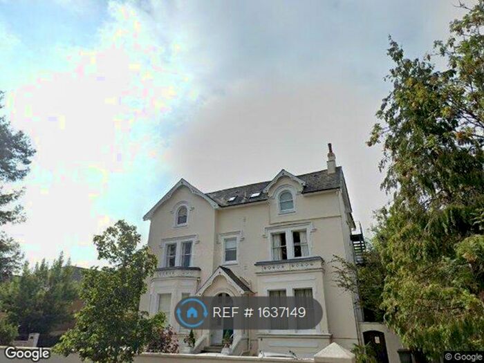 Studio To Rent In Camden House, East Molesey, KT8