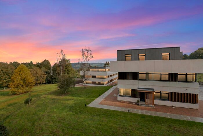 1 Bedroom Flat To Rent In Hopewood Park, Deepdene Avenue, Dorking, RH5