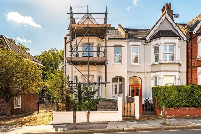 2 Bedroom Flat For Sale In Little Heath, Charlton, SE7