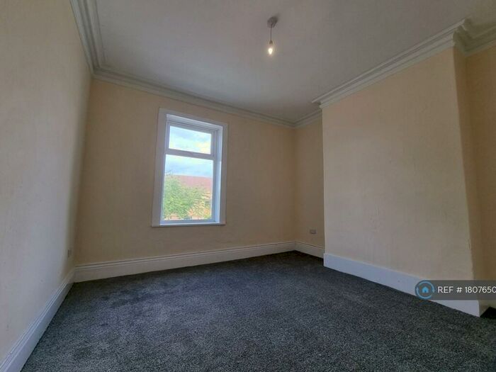 3 Bedroom Flat To Rent In Victoria Road East, Hebburn, NE31