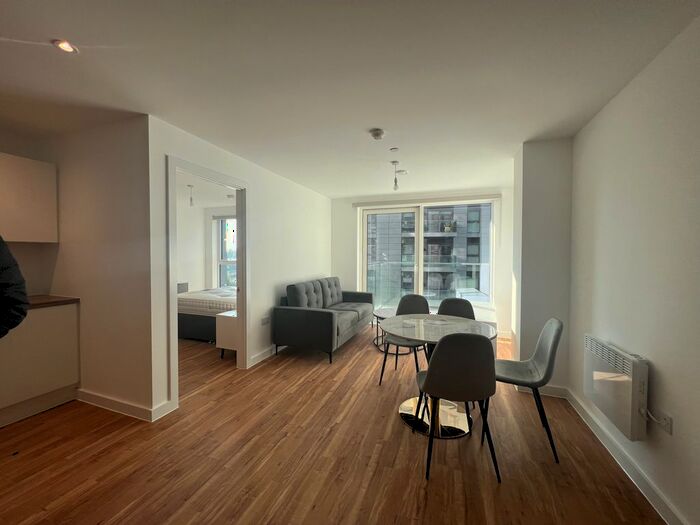2 Bedroom Flat To Rent In Pomona Strand, Manchester, M16