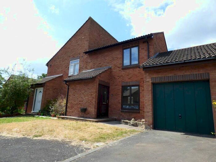 2 Bedroom Property To Rent In Lime Close, Frome, Somerset BA11