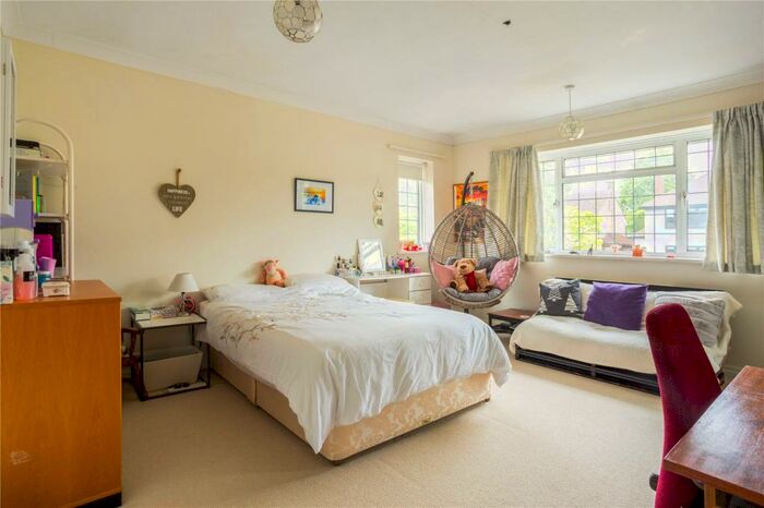 4 Bedroom Detached House For Sale In Moreland Drive, Gerrards Cross, Buckinghamshire, SL9