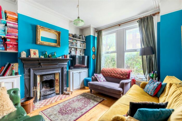 2 Bedroom Flat To Rent In Welham Road, London, SW16