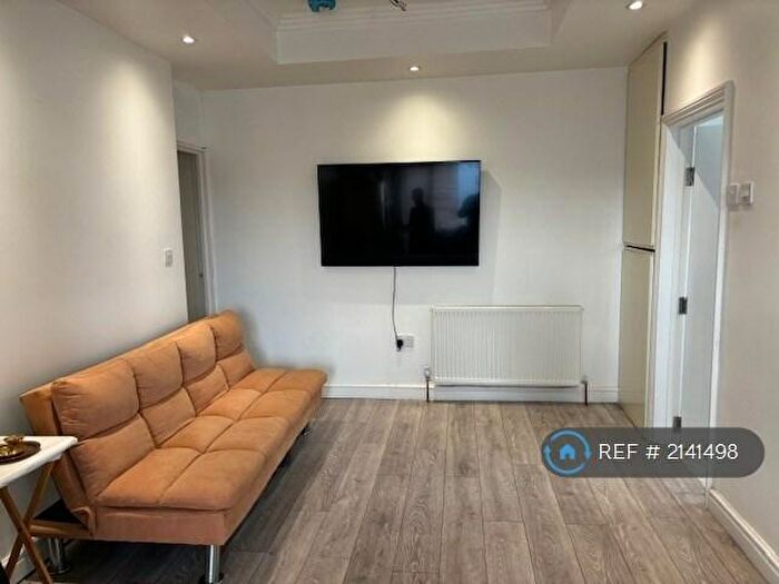 2 Bedroom Flat To Rent In Romford, Romford, RM1