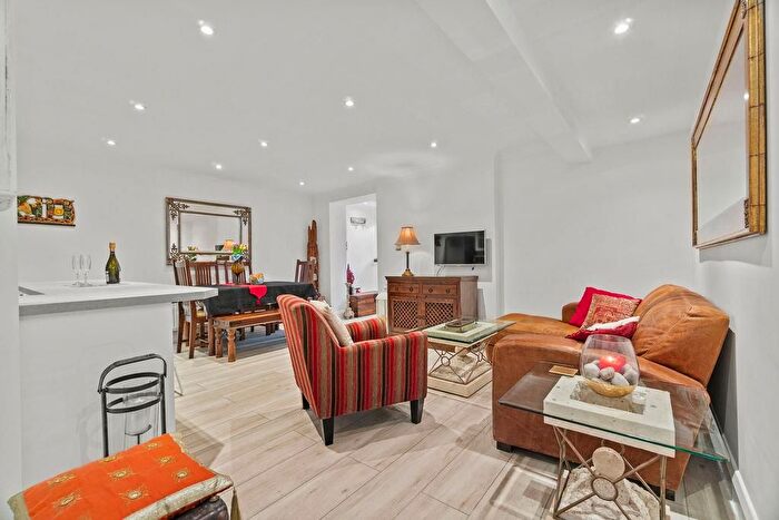 2 Bedroom Flat To Rent In Matheson Road, London, W14