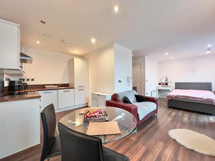 1 Bedroom Apartment For Sale In Fitzwilliam Street, Barnsley, S70