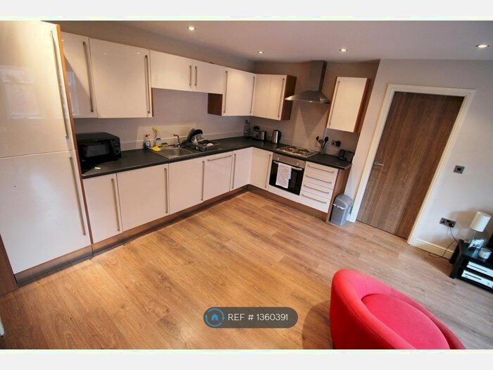 1 Bedroom Flat To Rent In Back Broomfield Crescent, Leeds, LS6