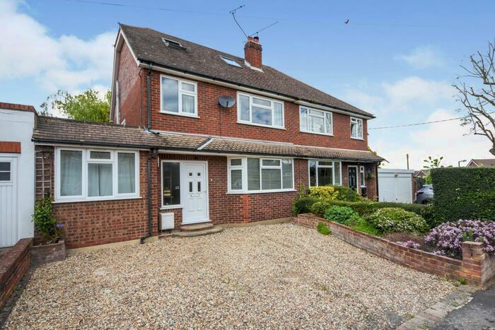 4 Bedroom House To Rent In Middle Road, Ingrave, Brentwood, CM13