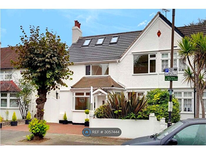 4 Bedroom Semi-Detached House To Rent In Rural Way, London, SW16