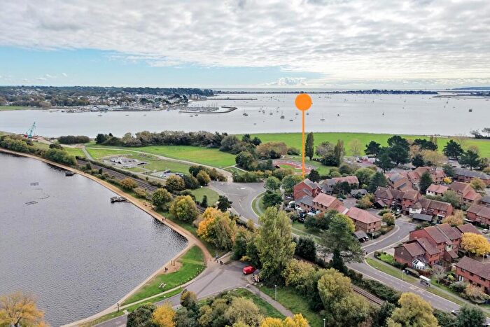 3 Bedroom House For Sale In Waldren Close, Baiter Park, Poole, BH15
