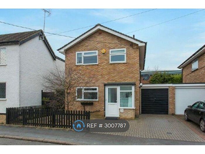 3 Bedroom Detached House To Rent In Pineapple Road, Amersham, HP7