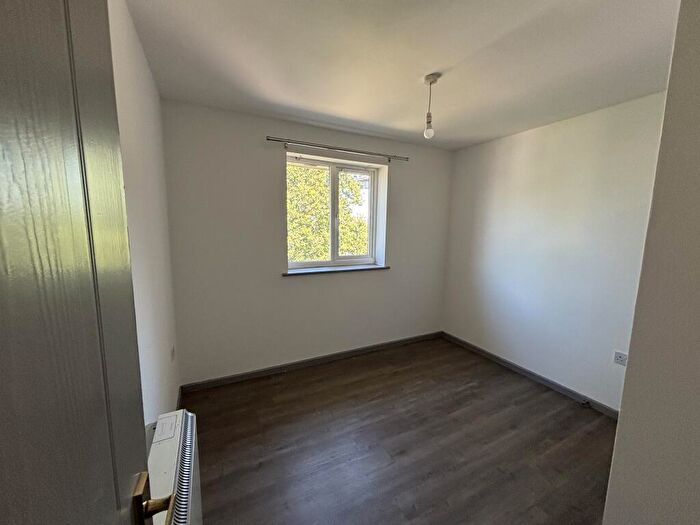2 Bedroom Apartment To Rent In Roselee Court, CH42