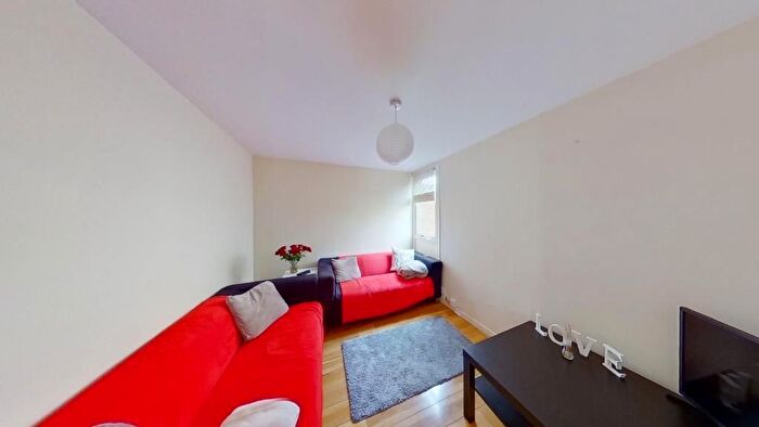 2 Bedroom Semi-Detached House To Rent In Maxwell Close, Nottingham, NG7