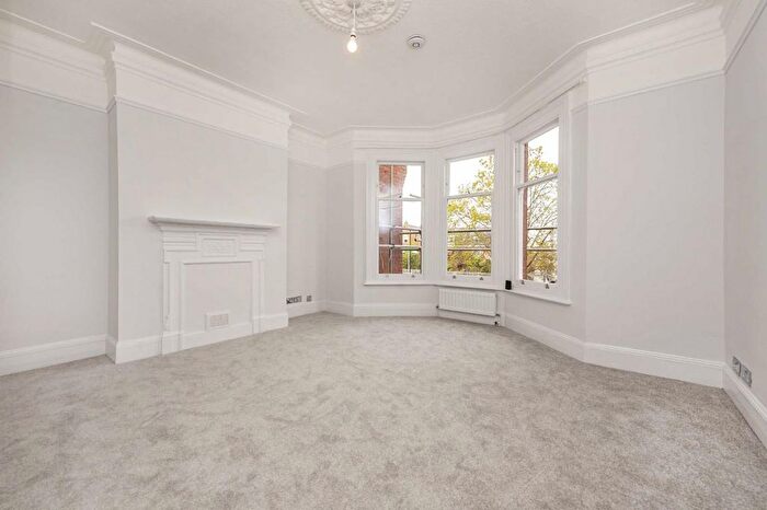 1 Bedroom Flat To Rent In Radbourne Road, London, SW12