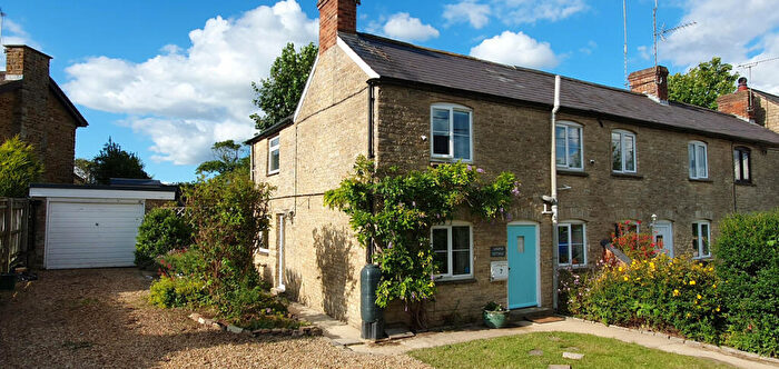 2 Bedroom Cottage For Sale In Park End Brackley Croughton, Northamptonshire, NN13