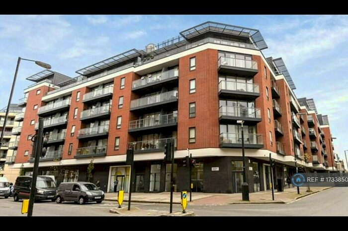 2 Bedroom Flat To Rent In Central Street, London, EC1V