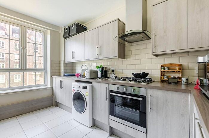 1 Bedroom Flat To Rent In Dog Kennel Hill Estate, East Dulwich, London, SE22