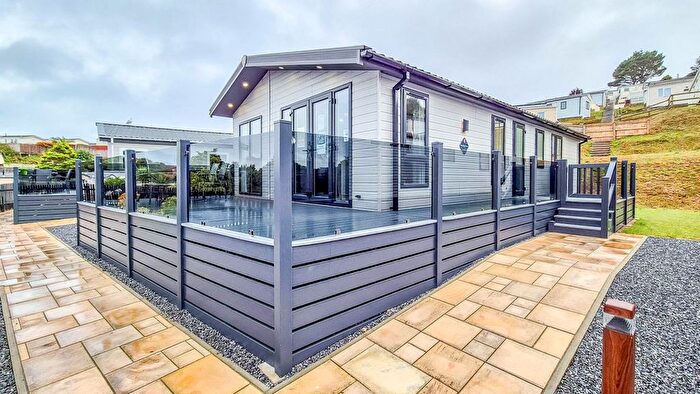 2 Bedroom Mobile/park Home For Sale In Dartmouth Road, Paignton, TQ4