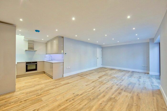 1 Bedroom Terraced House To Rent In Goringe Park Avenue, Mitcham CR4