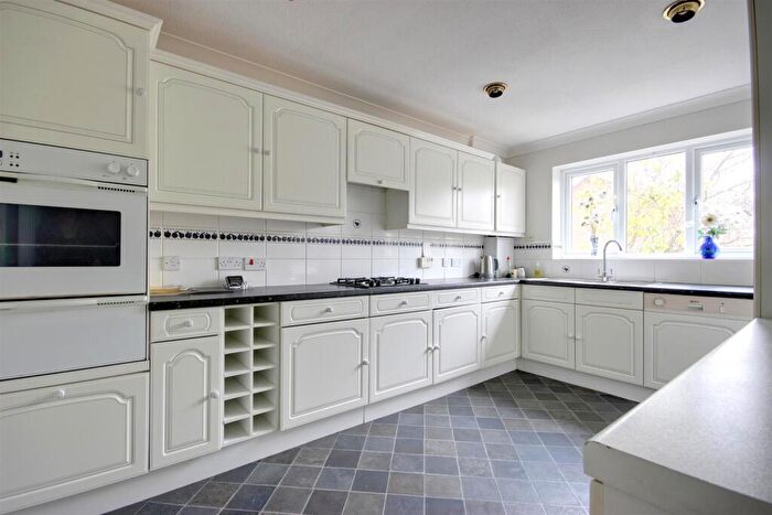 4 Bedroom Detached House For Sale In Manor Garth, Skidby, HU16