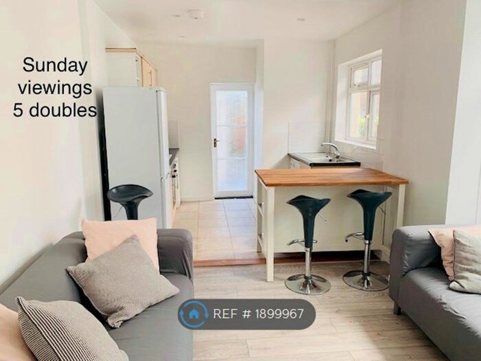 5 Bedroom Terraced House To Rent In Telephone Road, Southsea, PO4