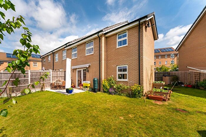3 Bedroom Terraced House For Sale In Tynan Close, Royston, SG8